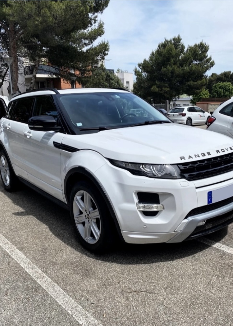 Prestation de nettoyage automobile premium intérieur/extérieur sur une voiture Range Rover