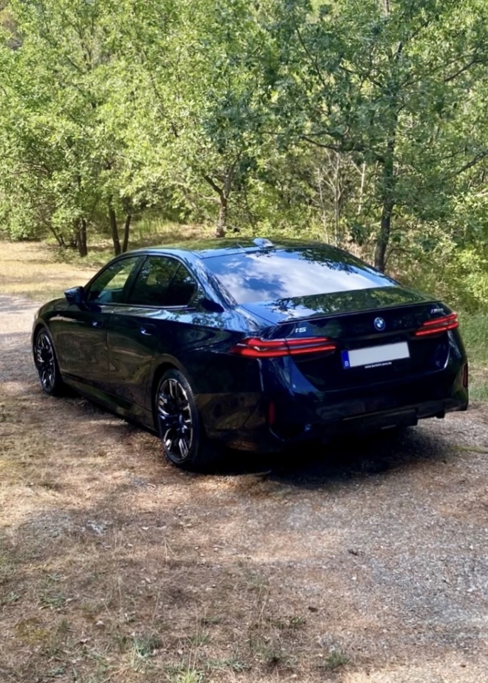 Prestation de nettoyage automobile premium intérieur/extérieur sur une voiture BMW sportive