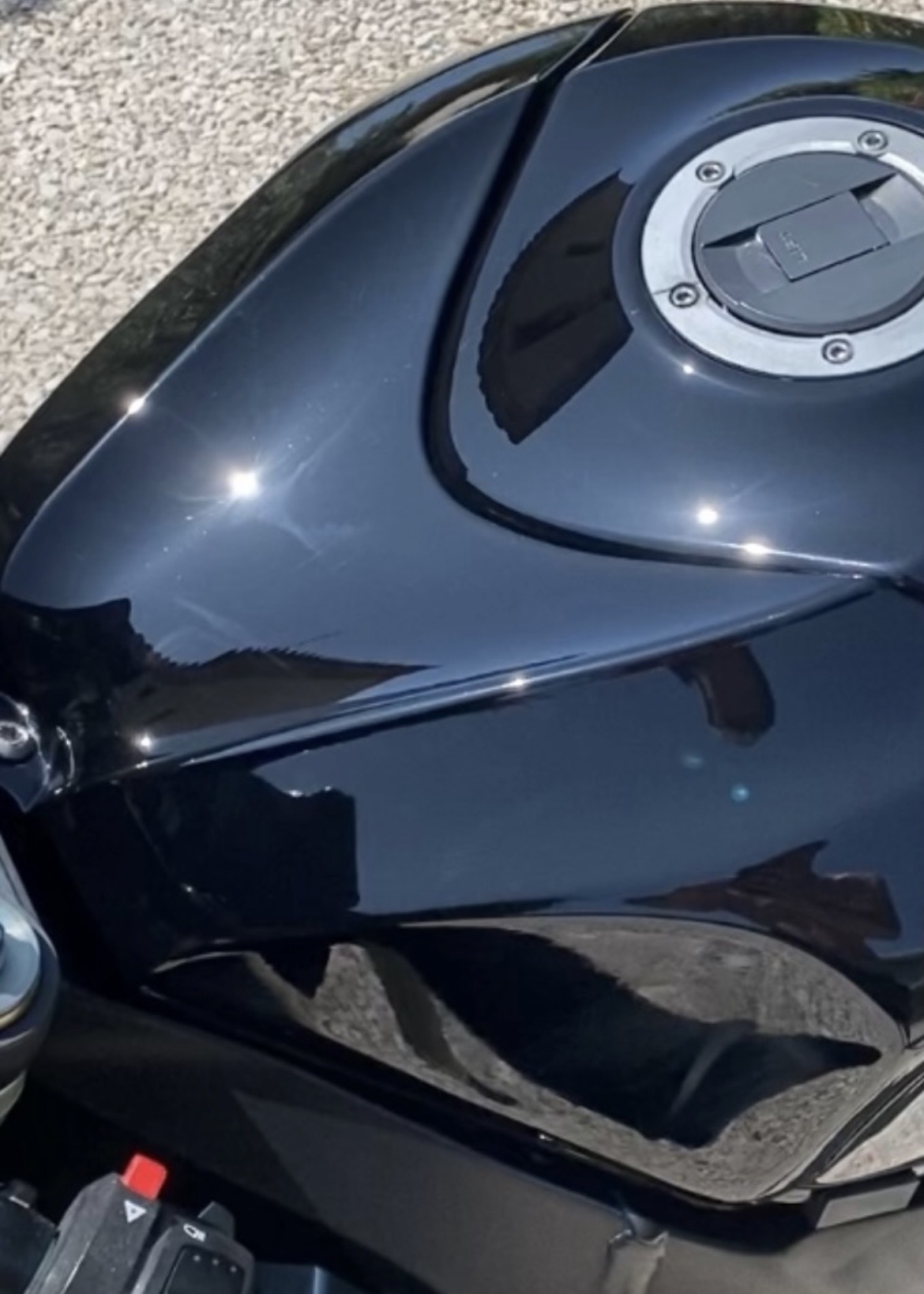 Prestation polissage céramique carrosserie moto - prestation nettoyage extérieur premium